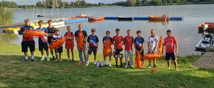 Juniorzy Chemika na stanicy WOPR Dębowa.